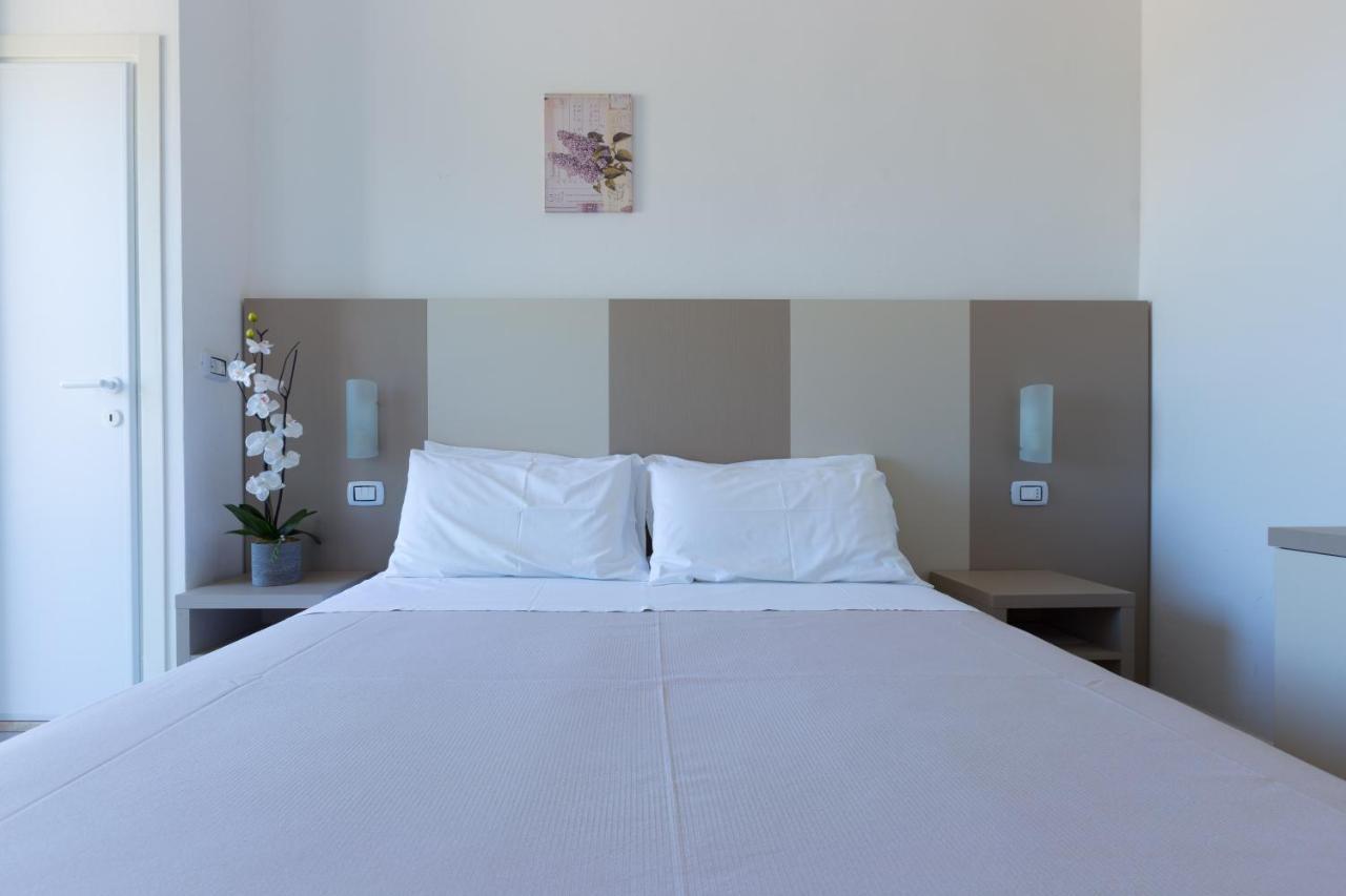 רימיני Hotel Ridens מראה חיצוני תמונה