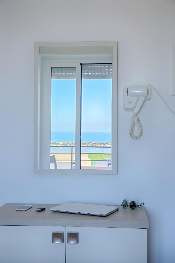 רימיני Hotel Ridens מראה חיצוני תמונה