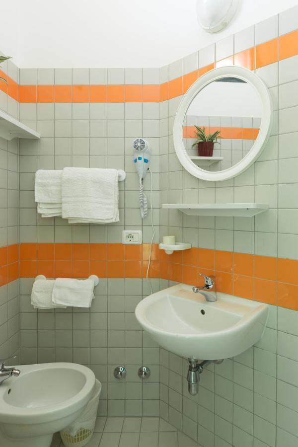 רימיני Hotel Ridens מראה חיצוני תמונה