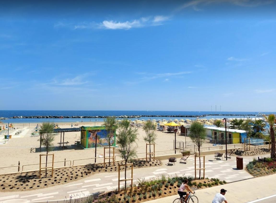 רימיני Hotel Ridens מראה חיצוני תמונה
