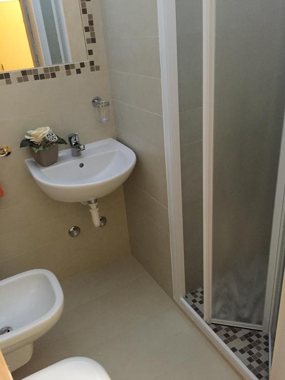 רימיני Hotel Ridens מראה חיצוני תמונה