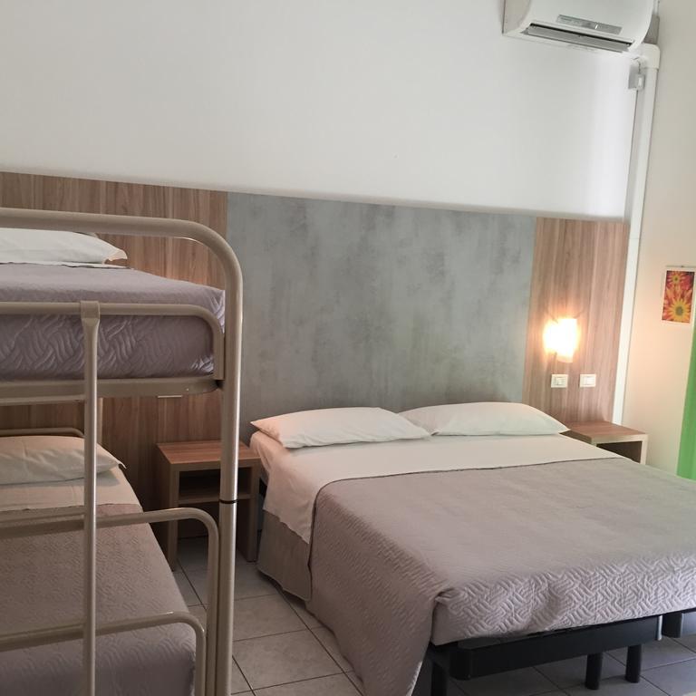 רימיני Hotel Ridens מראה חיצוני תמונה