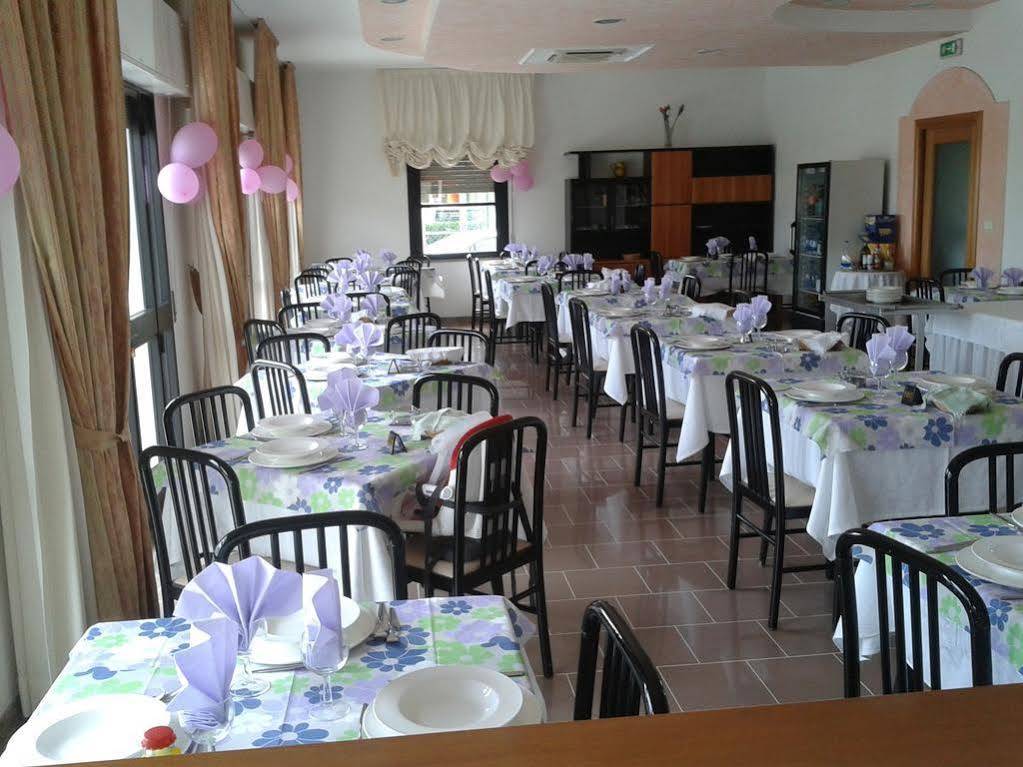 רימיני Hotel Ridens מראה חיצוני תמונה